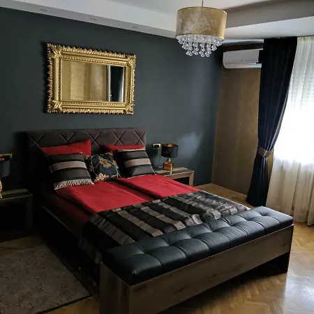 شقة Golden Mirror نوفي ساد